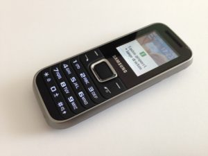Das günstige Samsung GT-E1230 Handy