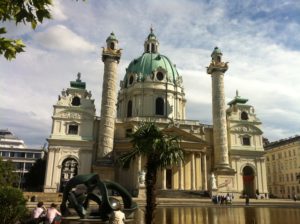 Österreich bietet viele interessante Sehenswürdigkeiten. Besonders die Bundeshauptstadt Wien begeistert.