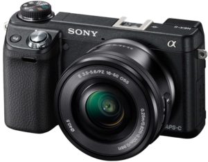 Kompakte Systemkameras (wie die Sony NEX-Reihe) bieten eine Bildqualität auf dem Niveau einer Spiegelreflex. (Foto: Amazon.de)