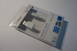 Das USB Lightning Cable Flat mit einer Länge von 100 cm von Sandberg (Artikelnr. 440-90)